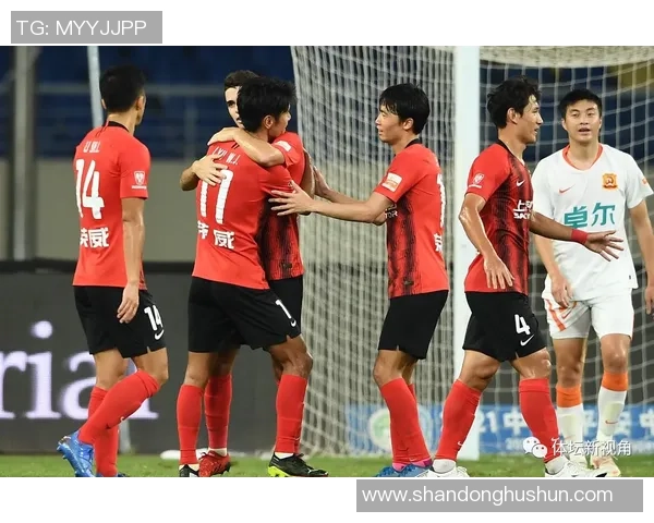 深圳足球队以68分领跑奥运会积分榜展现强劲实力与团队合作精神